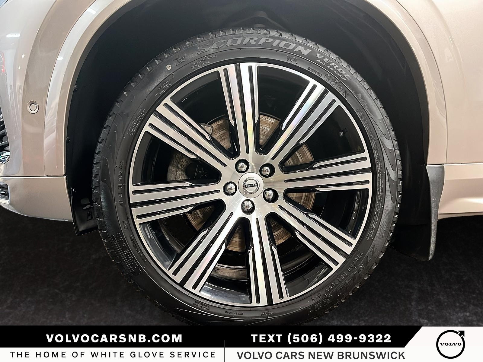 2024 Volvo XC90 Recharge Plug-In Hybrid T8 Ultimate Bright Theme