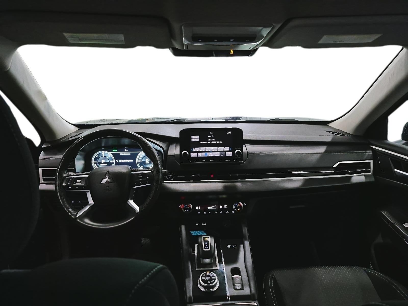 2023 Mitsubishi Outlander Plug-In Hybrid ES