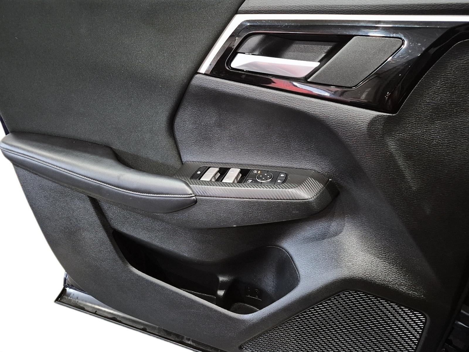 2023 Mitsubishi Outlander Plug-In Hybrid ES