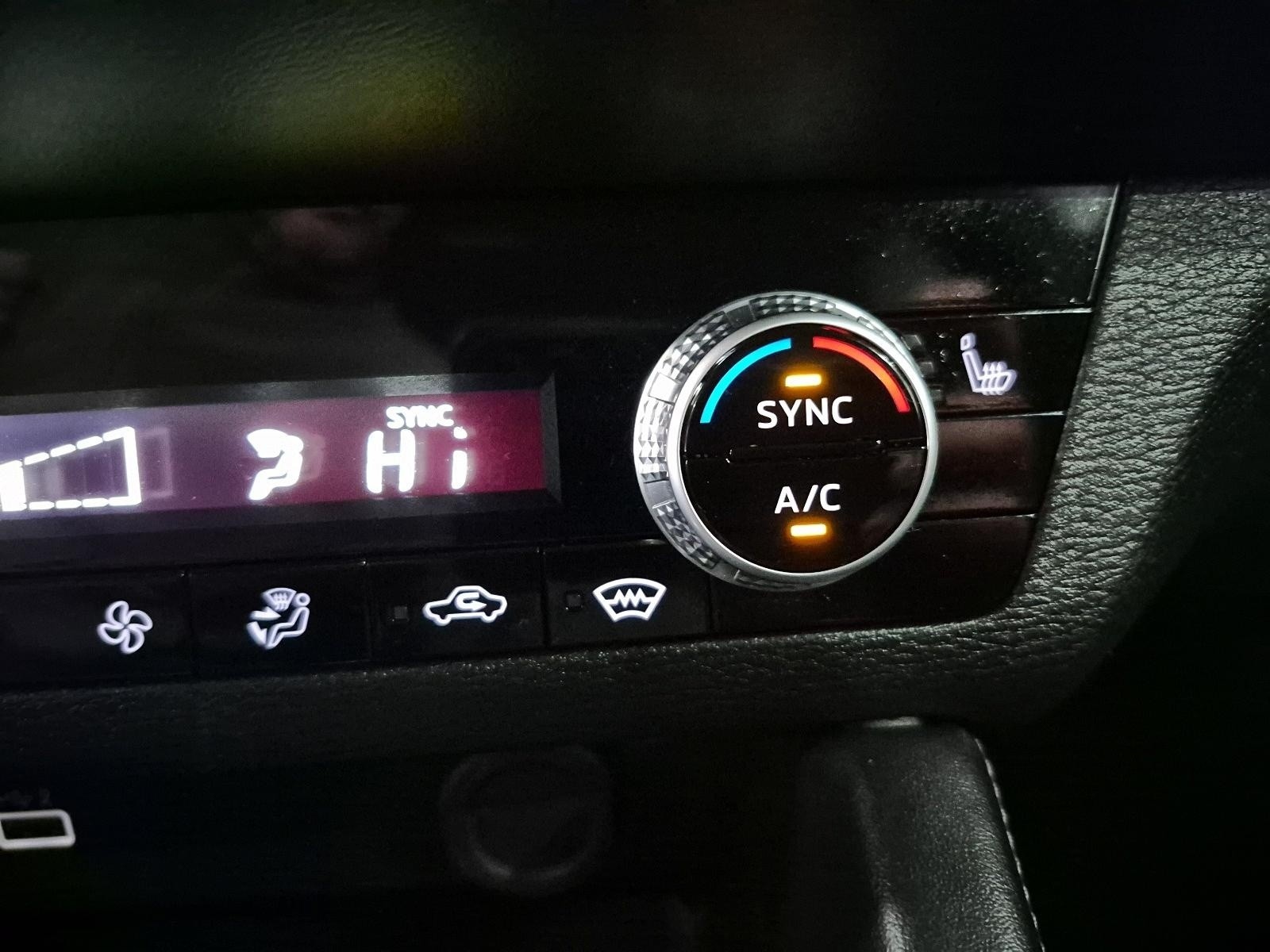 2023 Mitsubishi Outlander Plug-In Hybrid ES