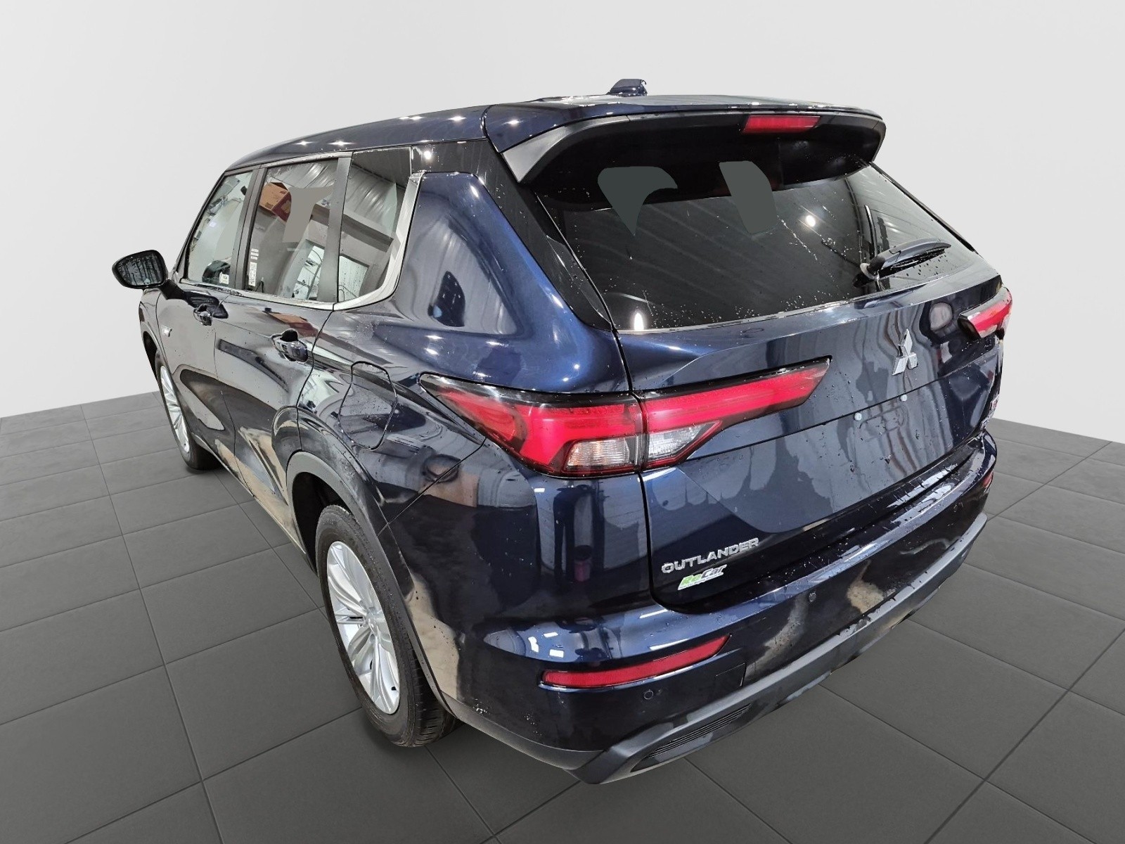 2023 Mitsubishi Outlander Plug-In Hybrid ES