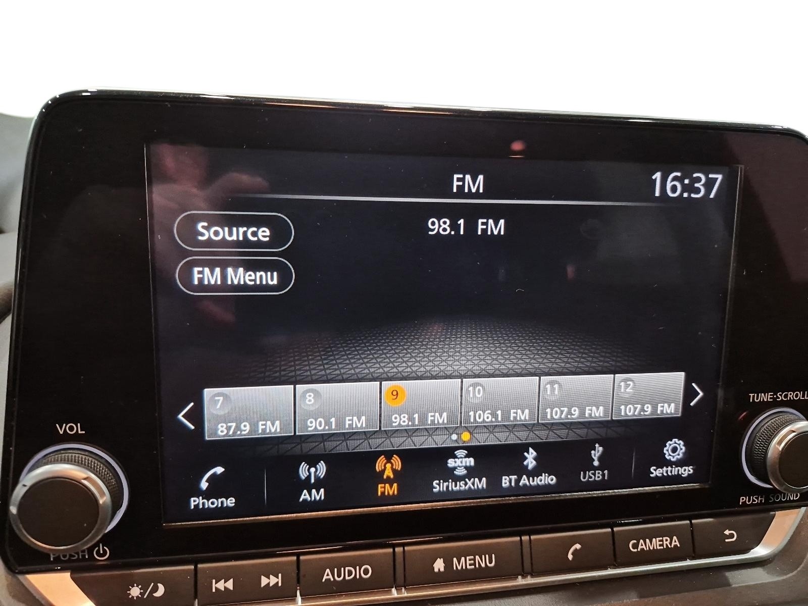 2024 Nissan Rogue SV Moonroof