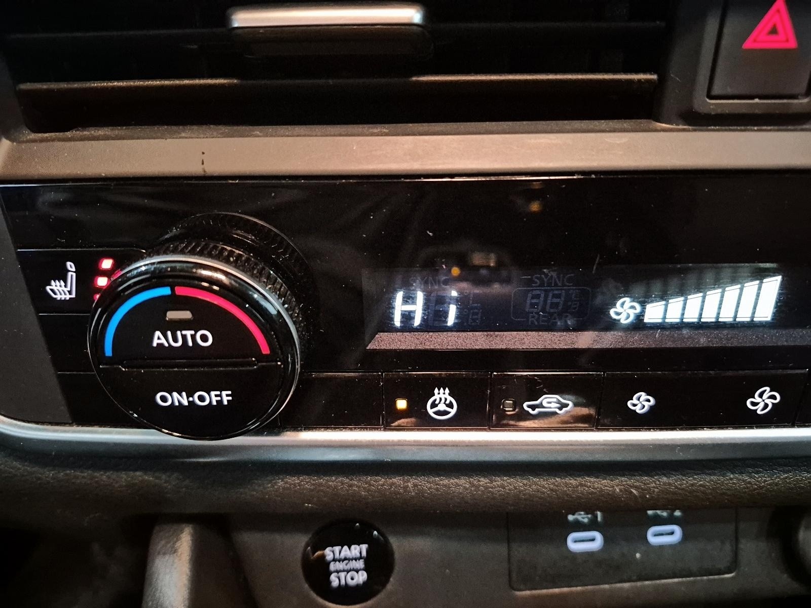 2024 Nissan Rogue SV Moonroof