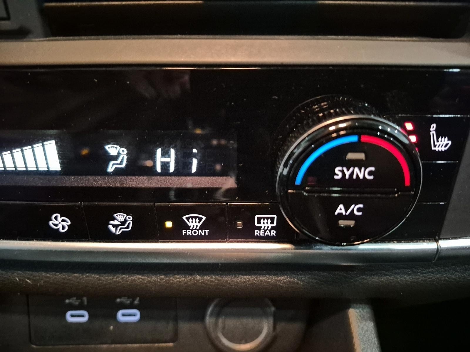 2024 Nissan Rogue SV Moonroof