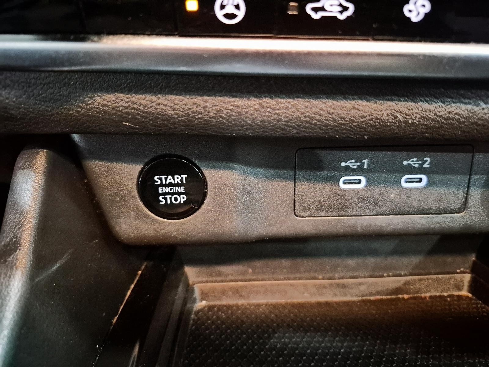 2024 Nissan Rogue SV Moonroof