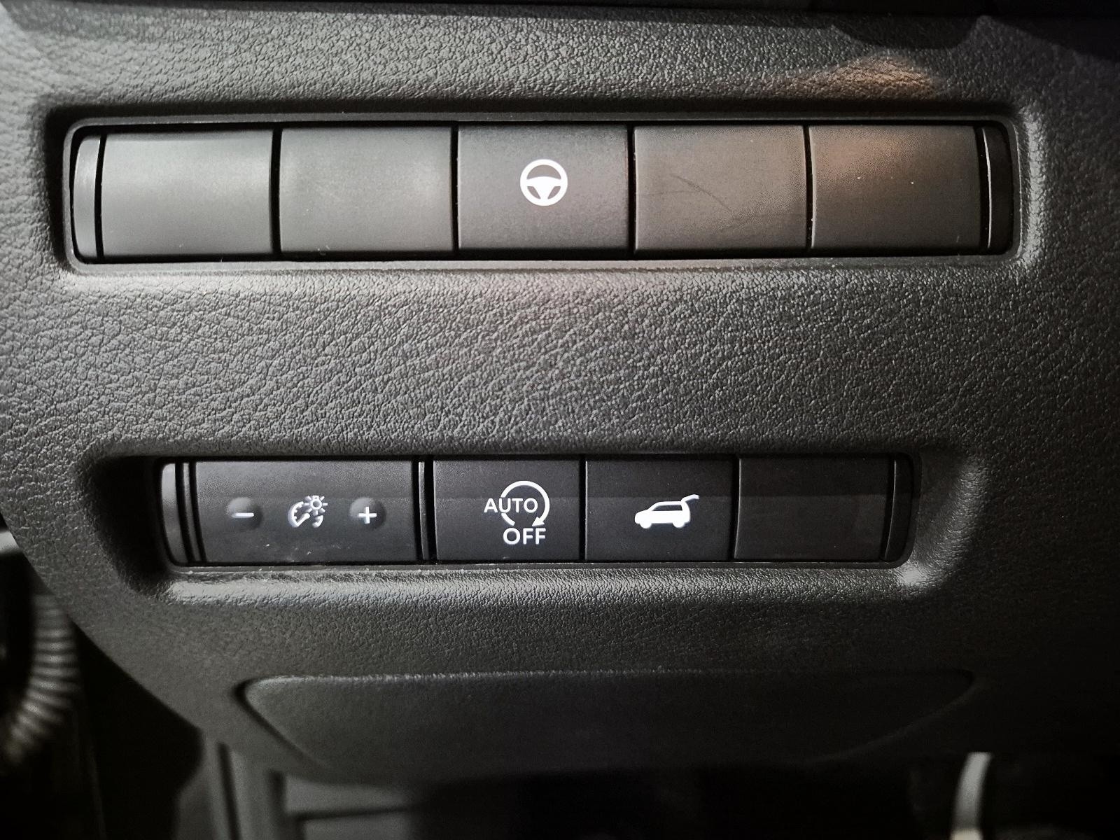 2024 Nissan Rogue SV Moonroof