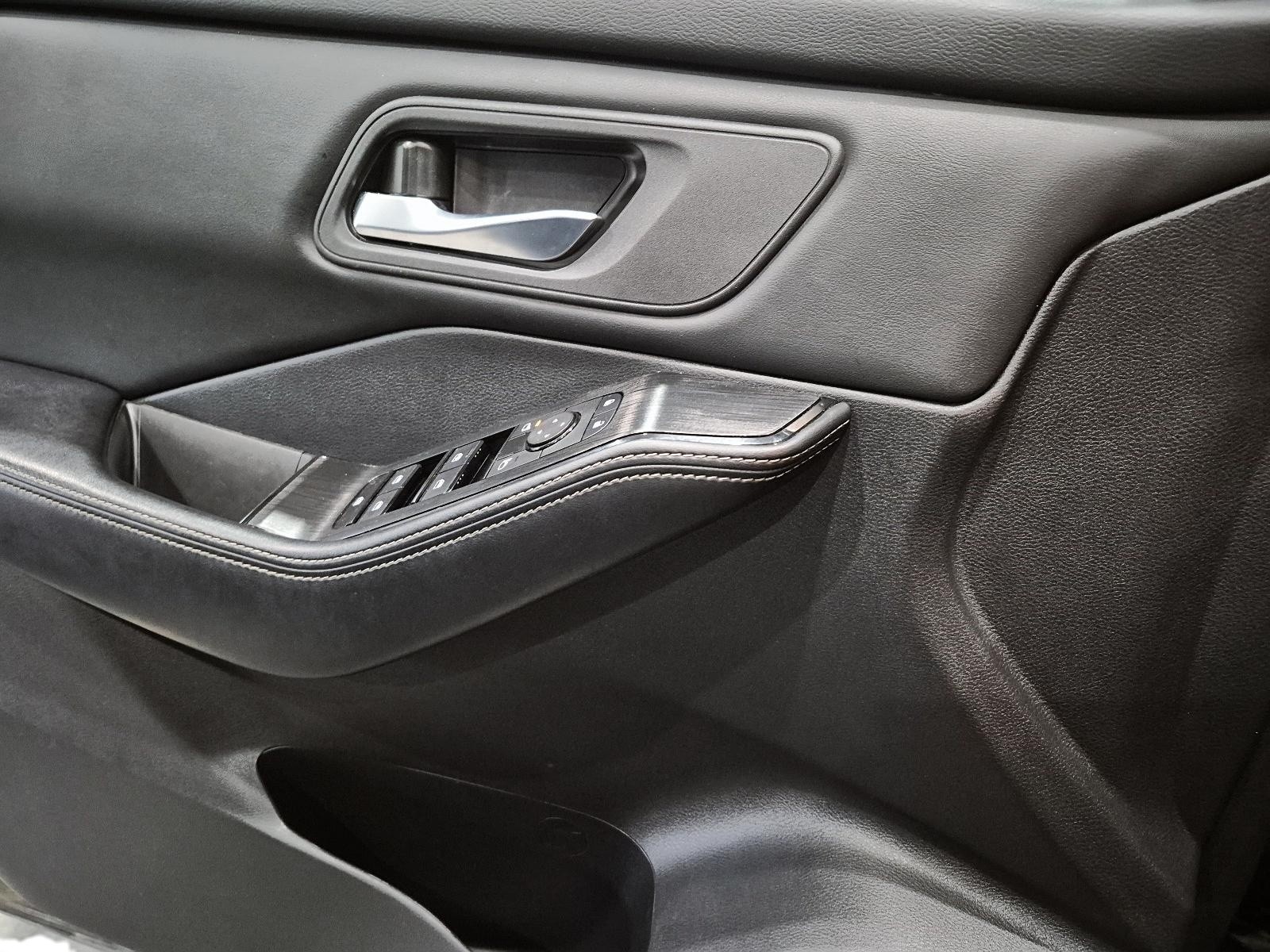 2024 Nissan Rogue SV Moonroof