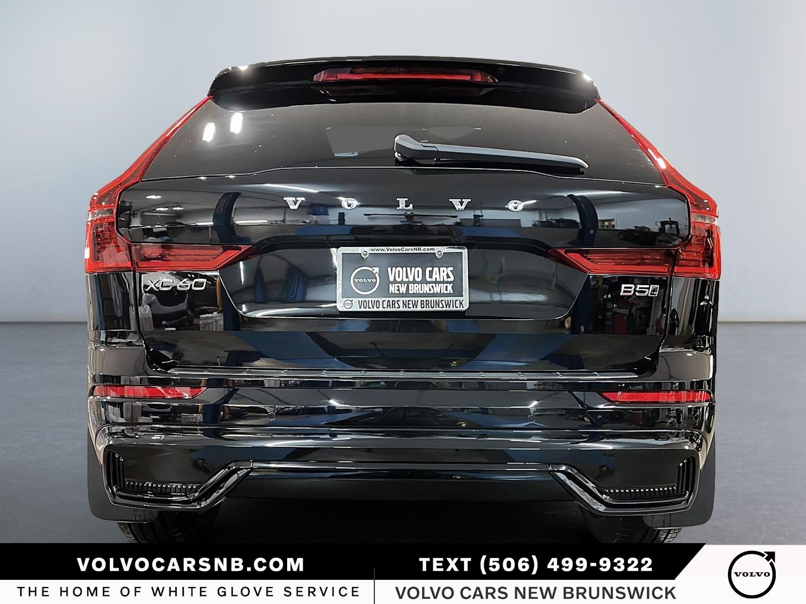 2026 Volvo XC60 B5 Plus Dark Theme