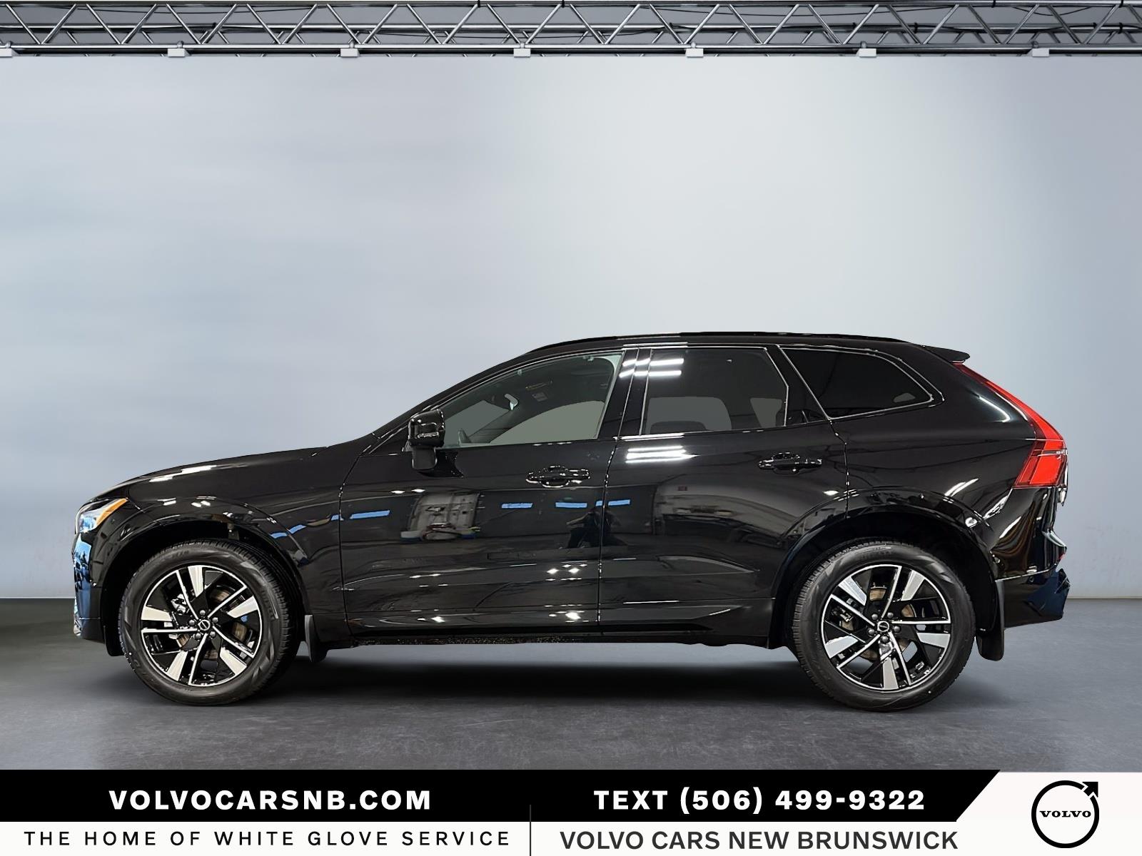 2026 Volvo XC60 B5 Plus Dark Theme