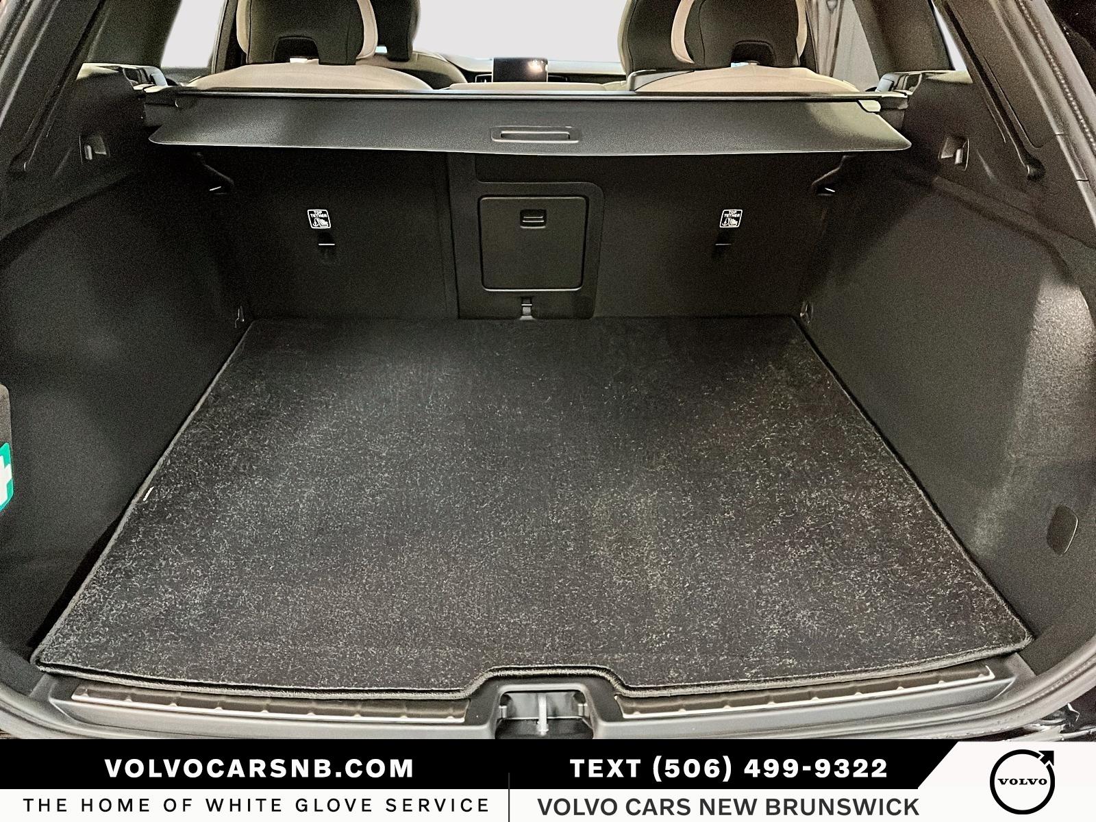 2026 Volvo XC60 B5 Plus Dark Theme