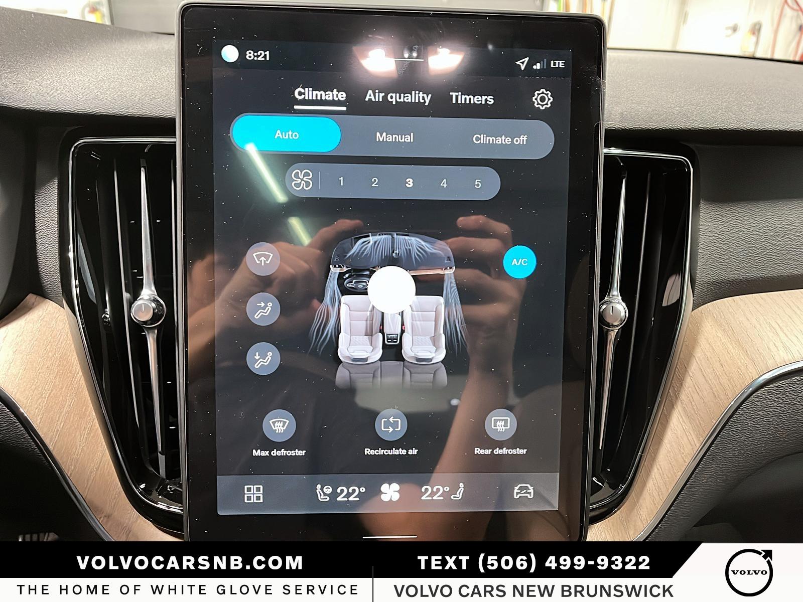 2026 Volvo XC60 B5 Plus Dark Theme