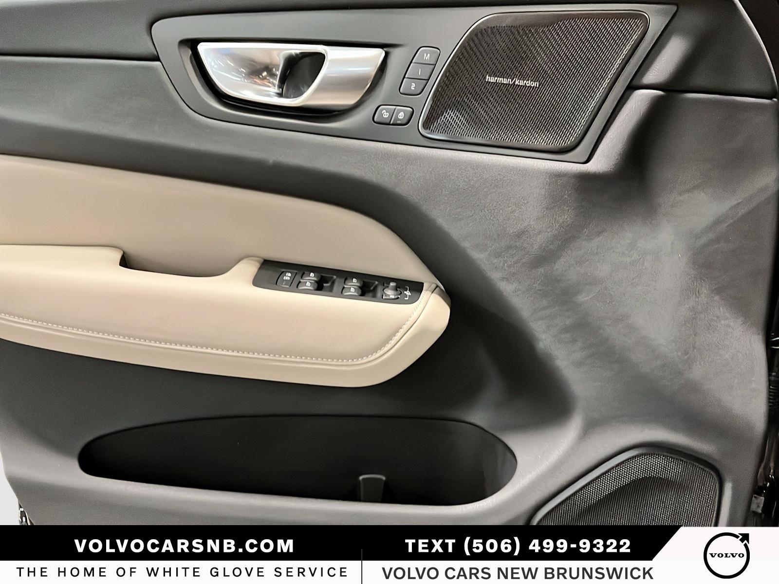 2026 Volvo XC60 B5 Plus Dark Theme