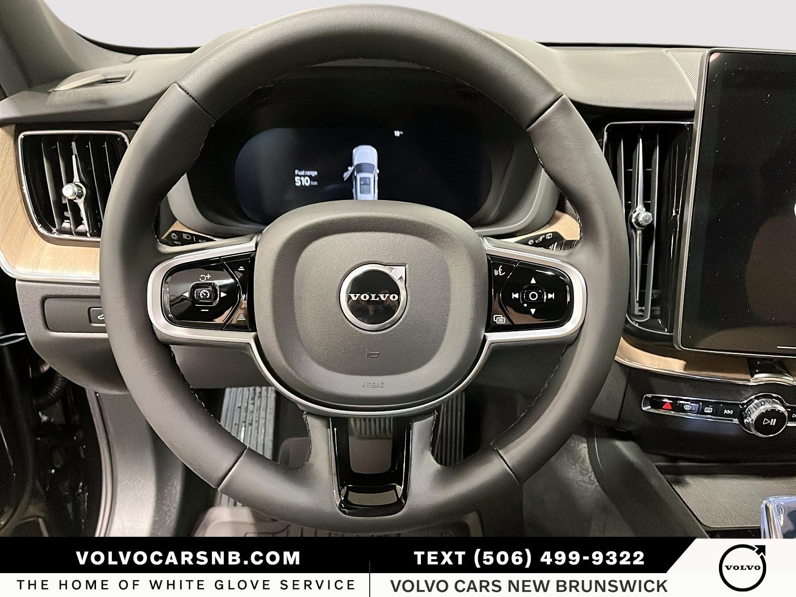 2026 Volvo XC60 B5 Plus Dark Theme