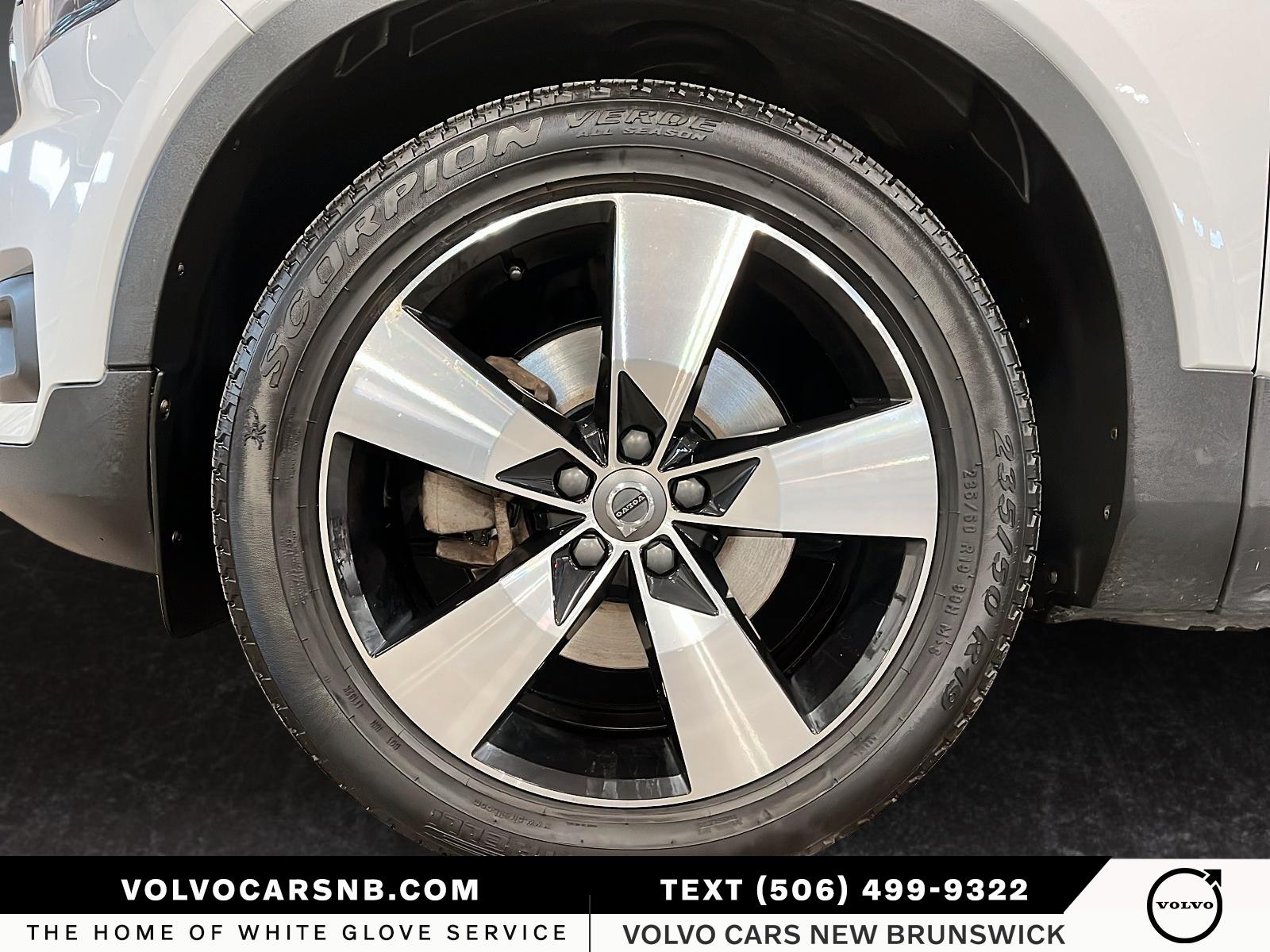 2020 Volvo XC40 T5 Momentum