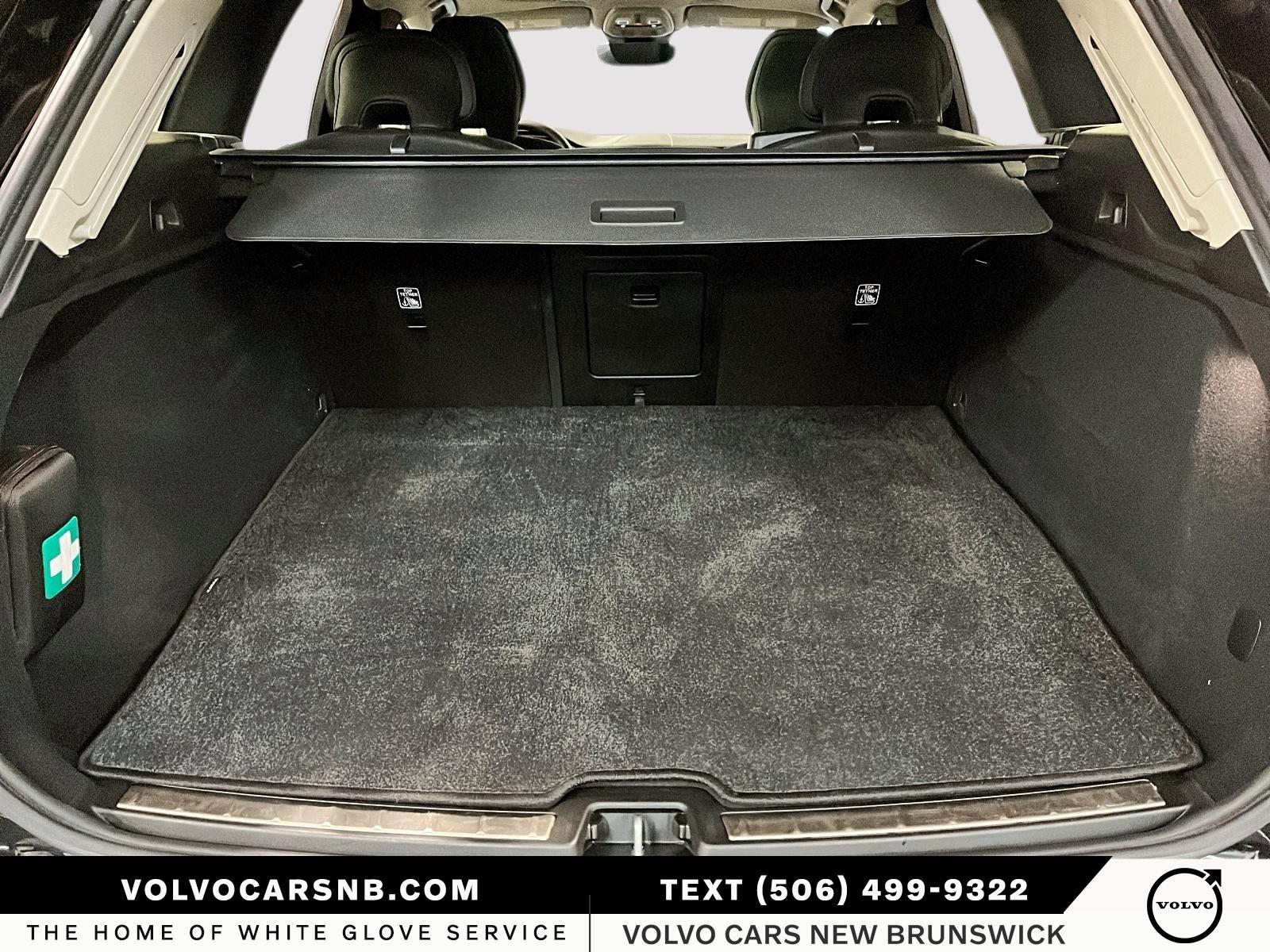 2025 Volvo XC60 B5 Plus Dark Theme