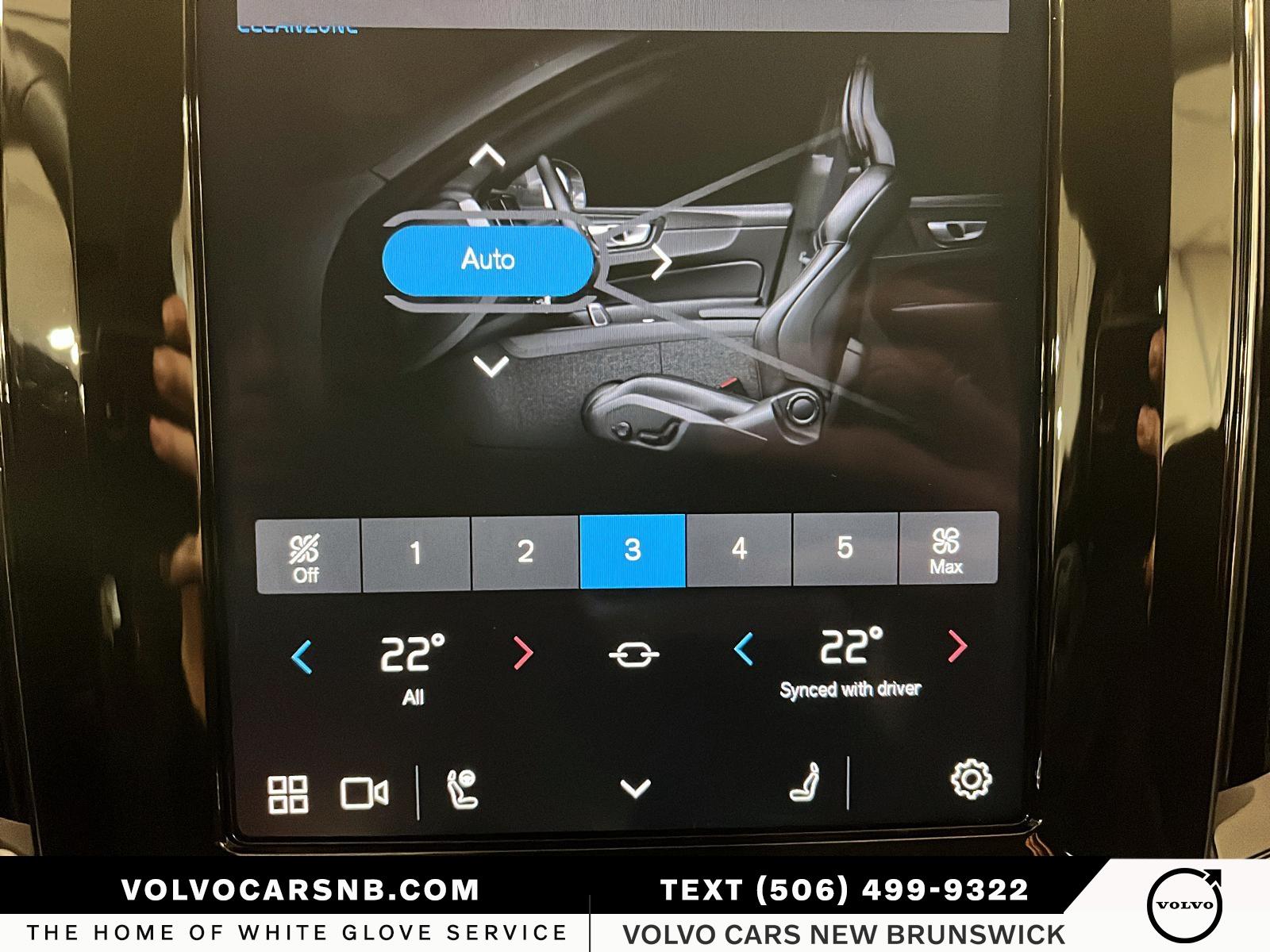 2025 Volvo XC60 B5 Plus Dark Theme