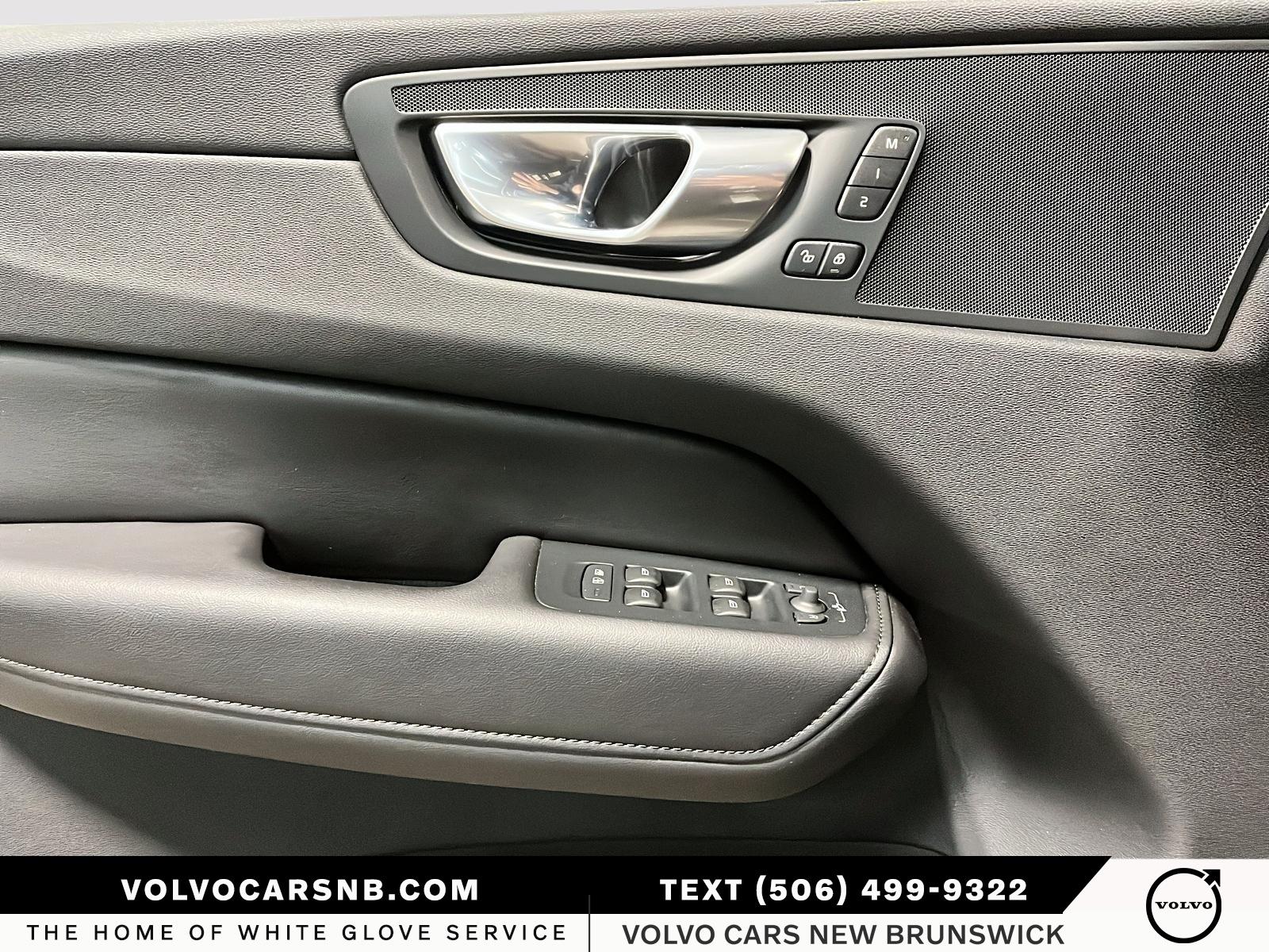 2025 Volvo XC60 B5 Plus Dark Theme