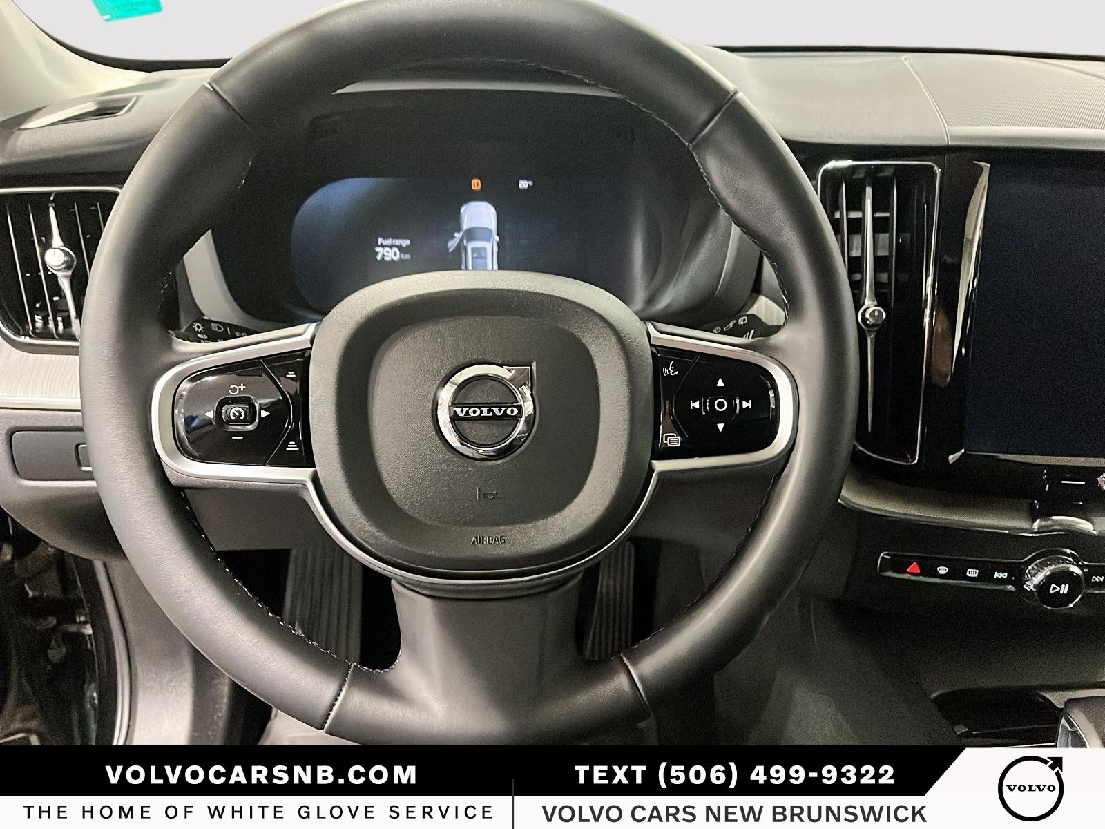 2025 Volvo XC60 B5 Plus Dark Theme