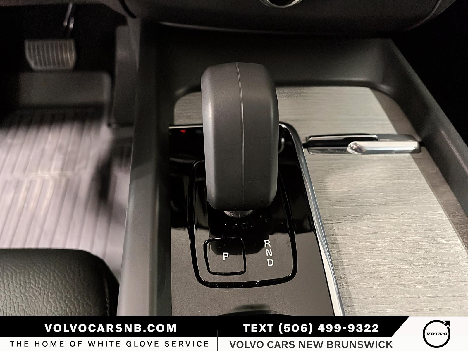 2025 Volvo XC60 B5 Plus Dark Theme