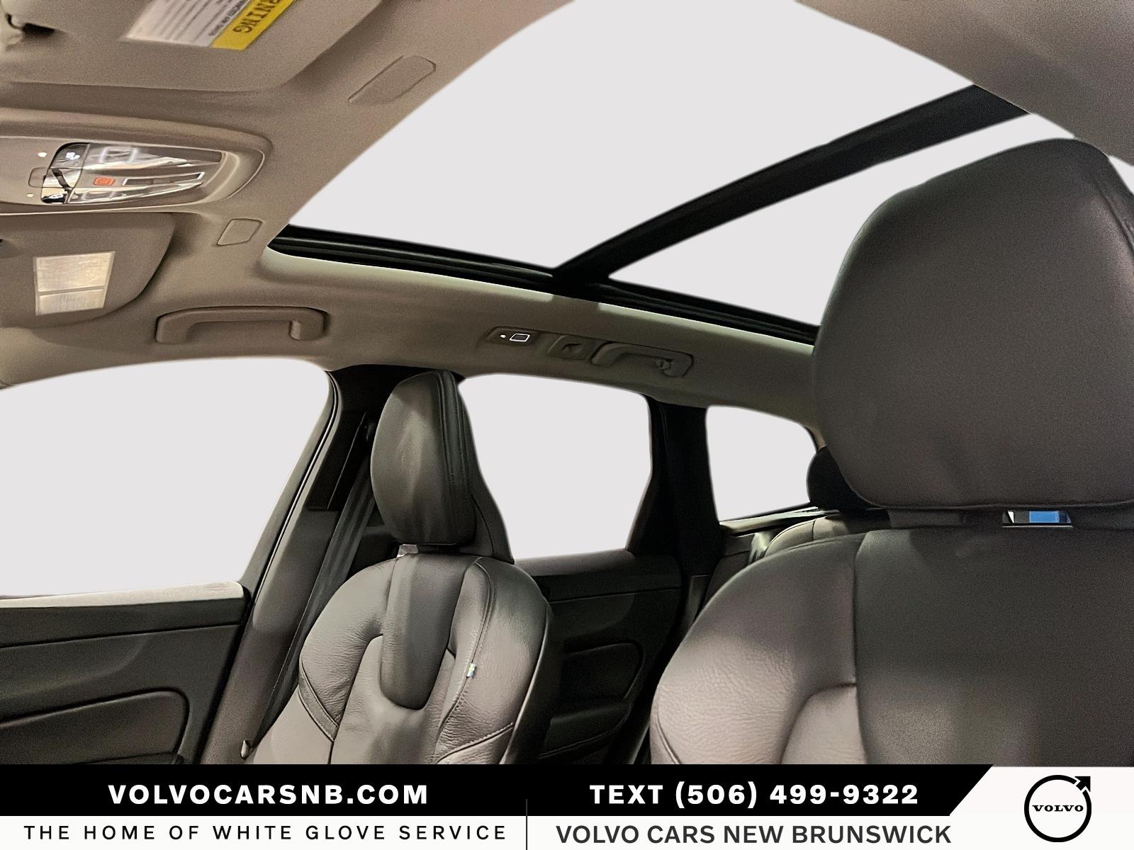 2025 Volvo XC60 B5 Plus Dark Theme