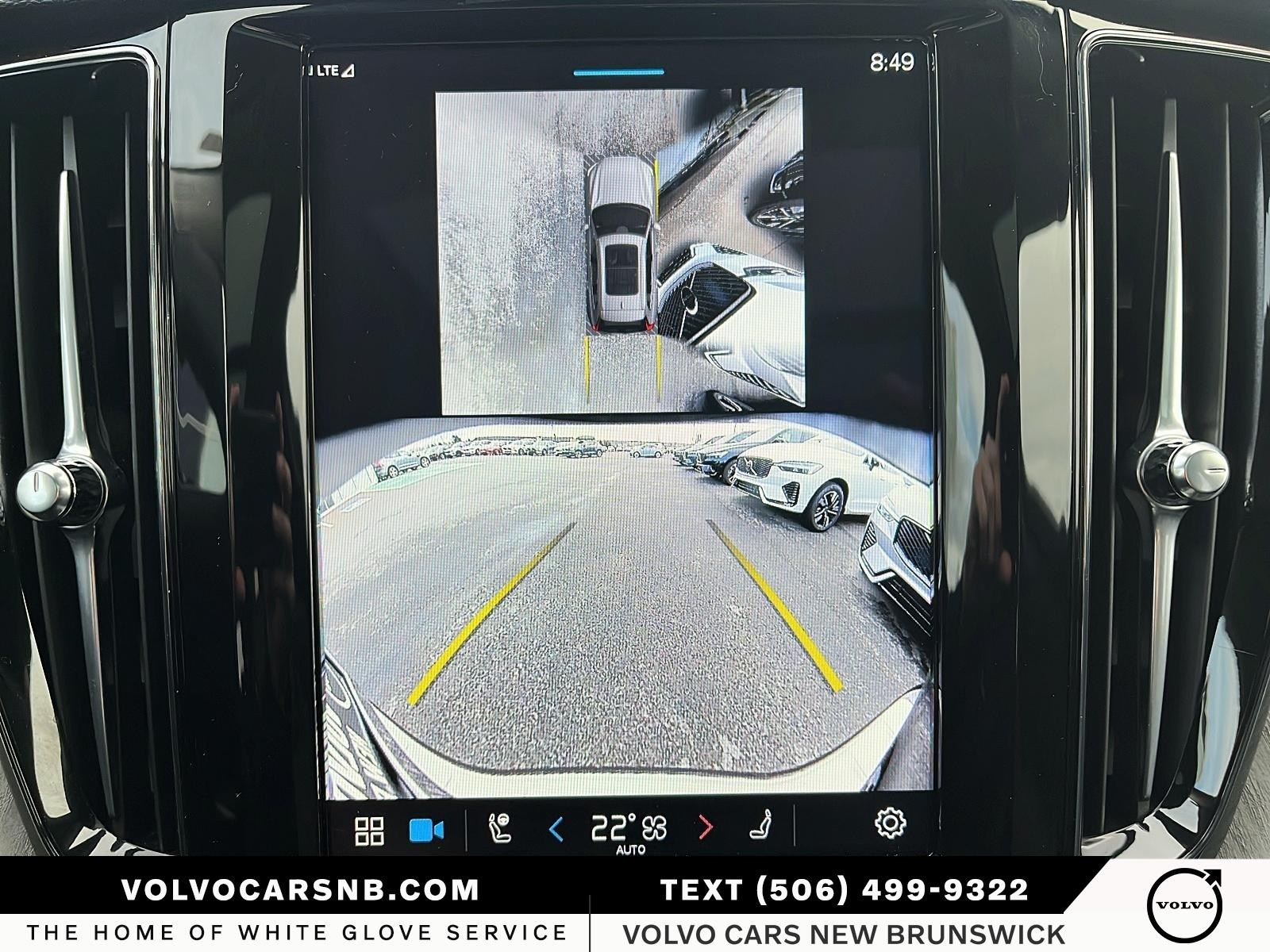 2025 Volvo XC60 B5 Plus Dark Theme