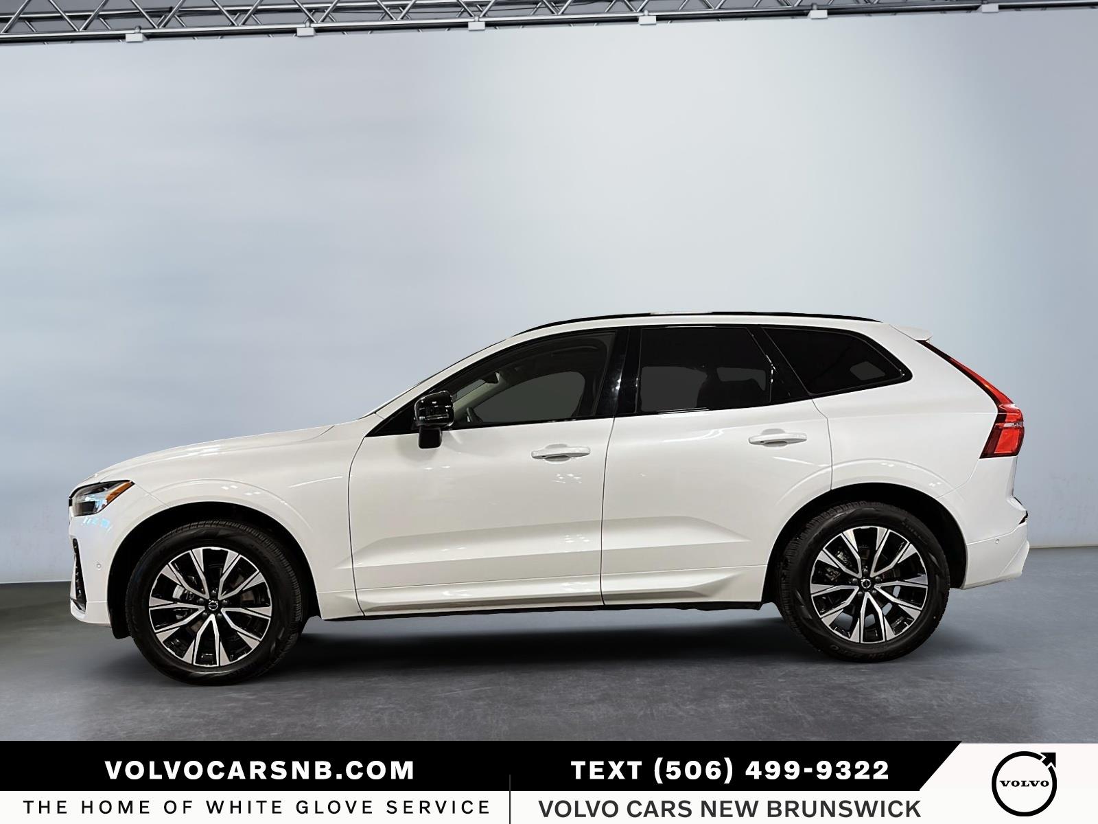 2025 Volvo XC60 B5 Plus Dark Theme
