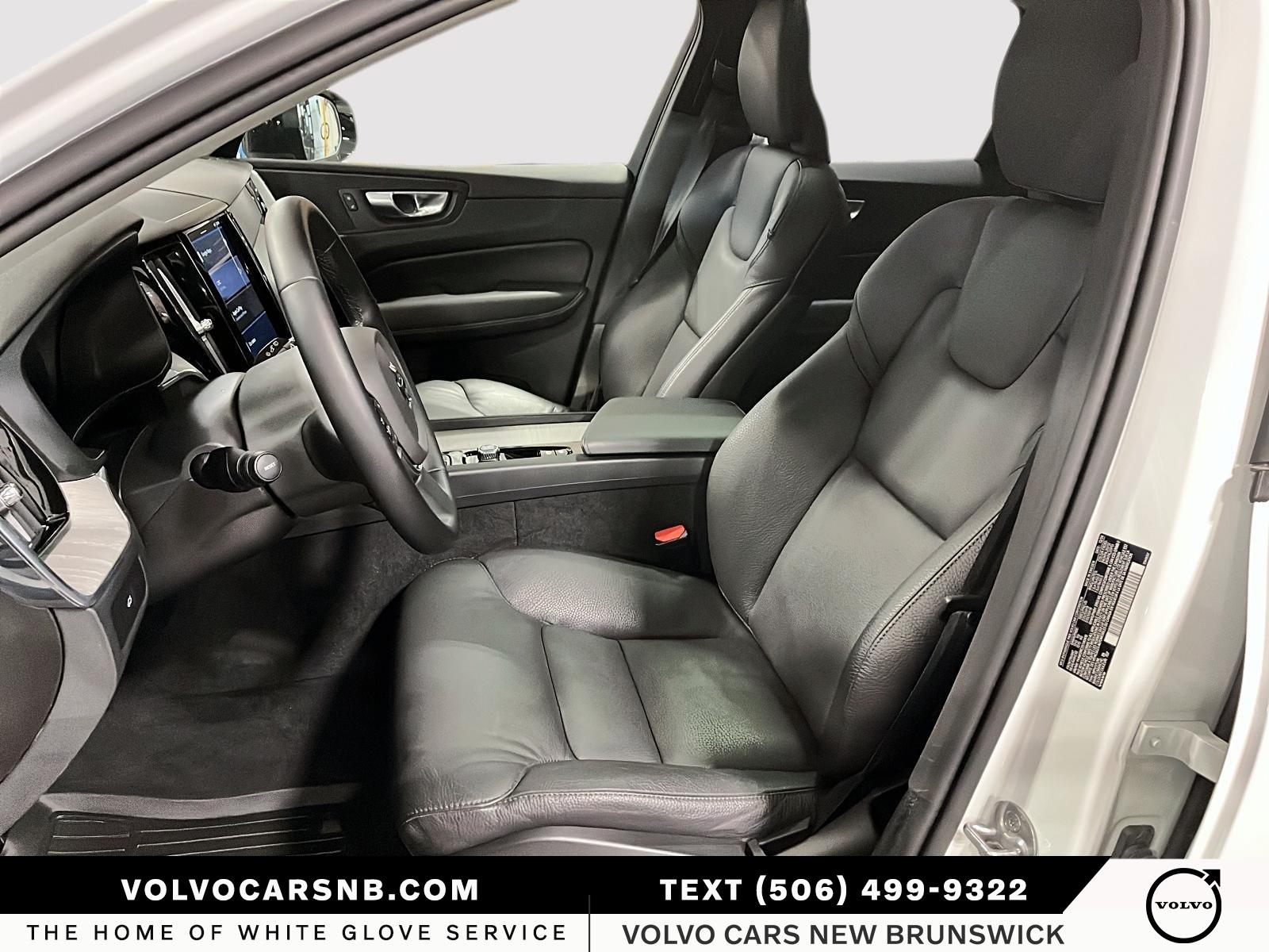 2025 Volvo XC60 B5 Plus Dark Theme