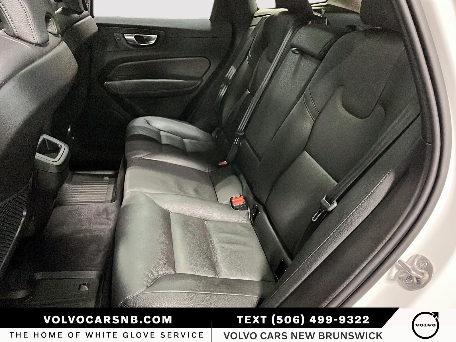 2025 Volvo XC60 B5 Plus Dark Theme