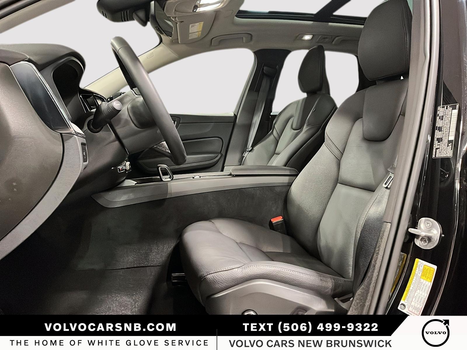 2025 Volvo XC60 B5 Plus Dark Theme