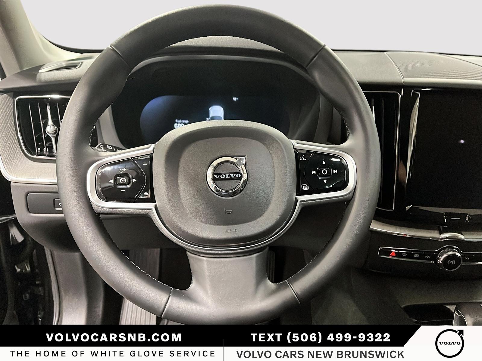 2025 Volvo XC60 B5 Plus Dark Theme