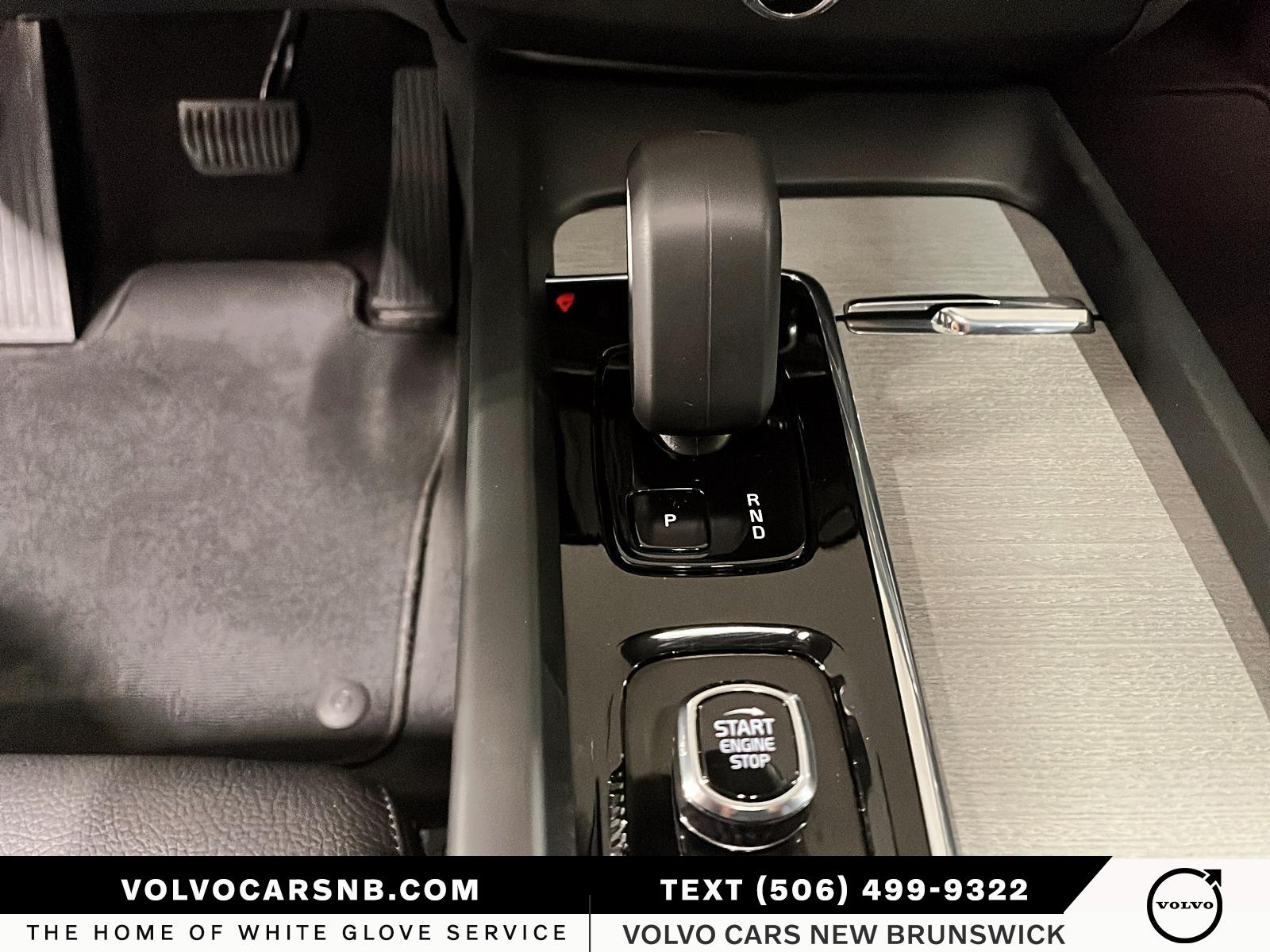 2025 Volvo XC60 B5 Plus Dark Theme