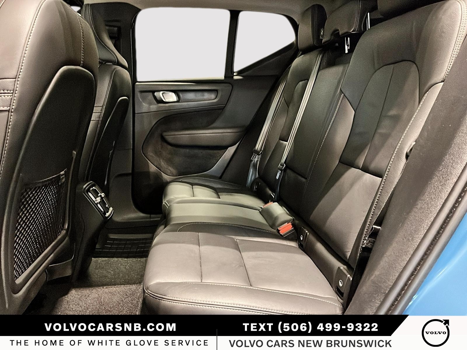 2025 Volvo XC40 B5 Plus Dark Theme