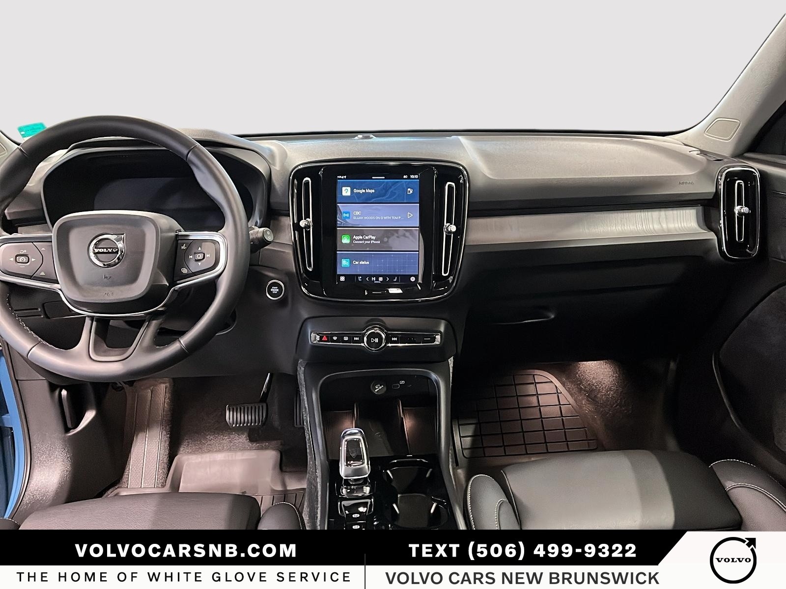 2025 Volvo XC40 B5 Plus Dark Theme