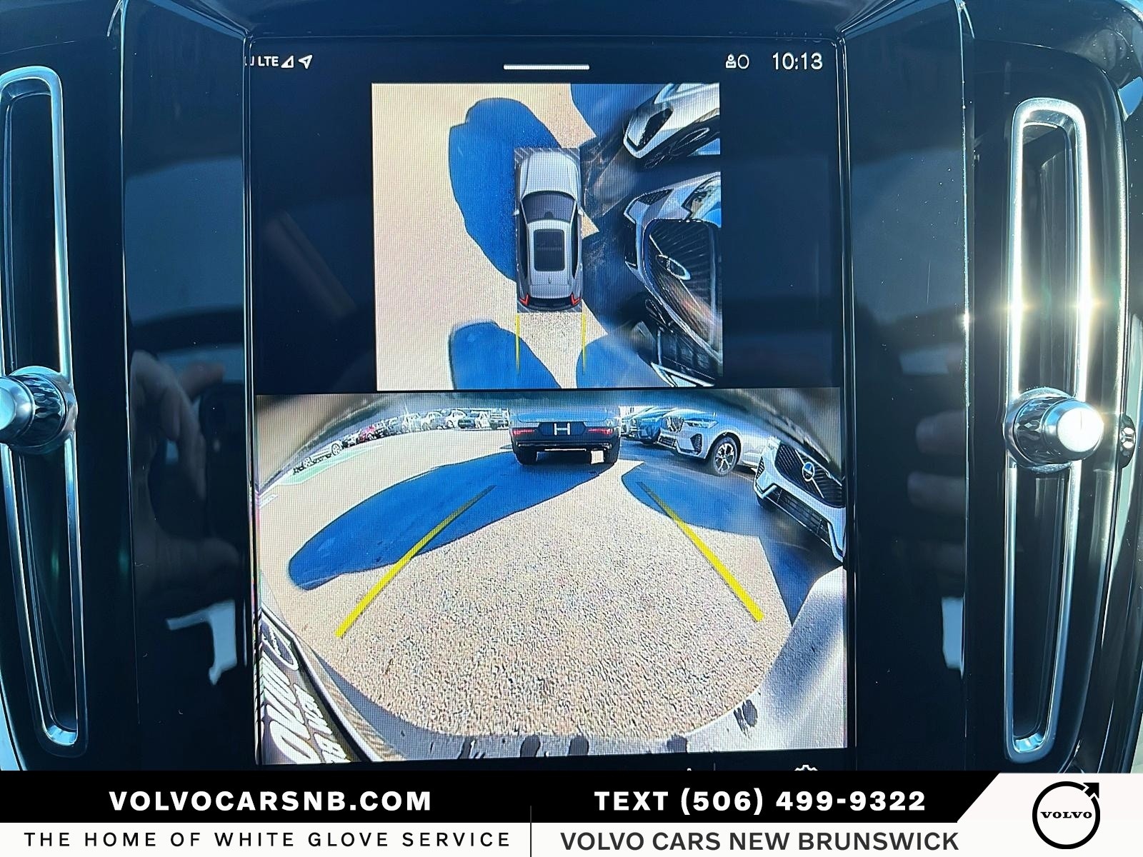 2025 Volvo XC40 B5 Plus Dark Theme