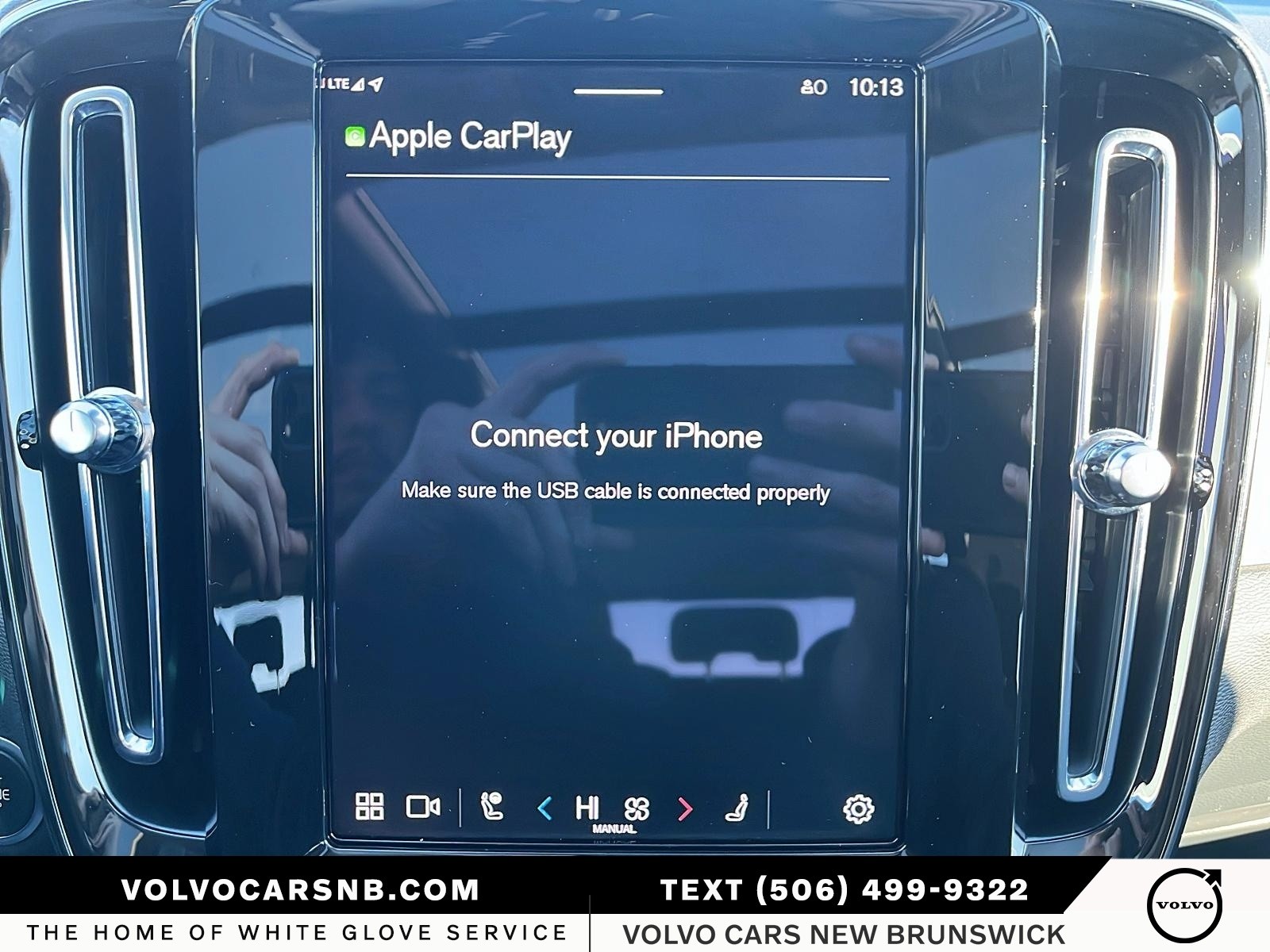 2025 Volvo XC40 B5 Plus Dark Theme