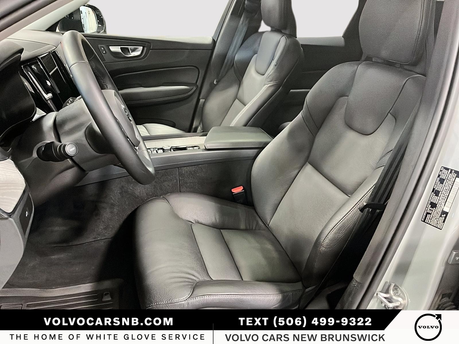 2025 Volvo XC60 B5 Plus Dark Theme