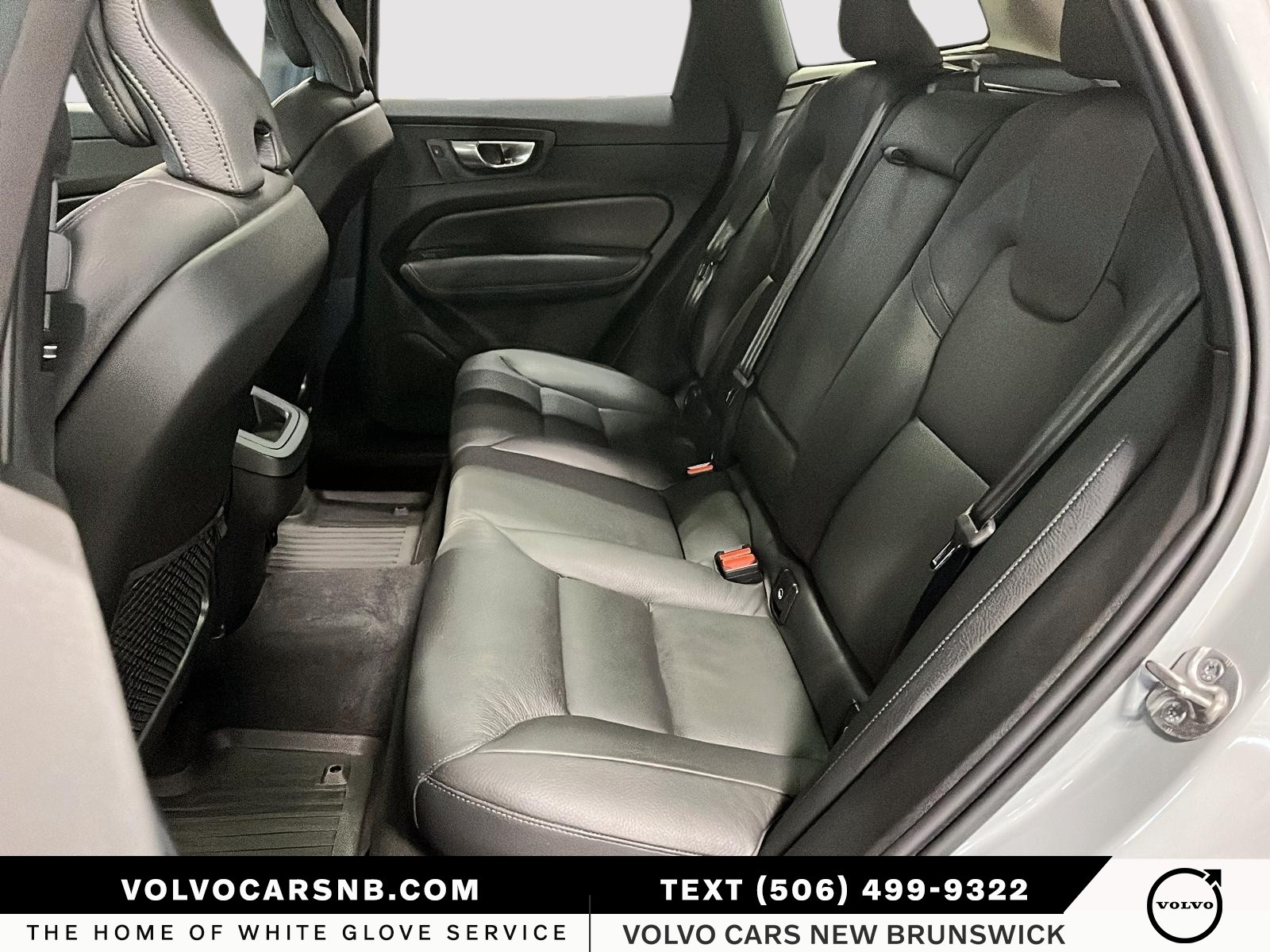 2025 Volvo XC60 B5 Plus Dark Theme