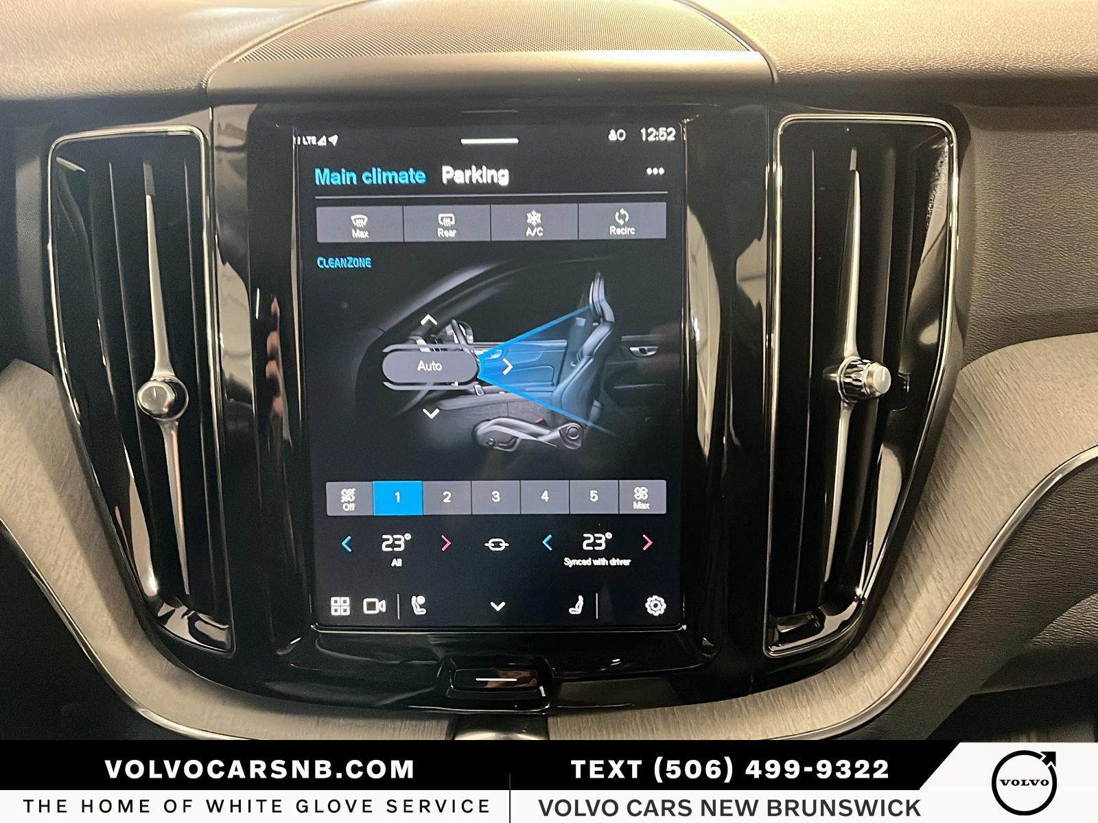 2025 Volvo XC60 B5 Plus Dark Theme