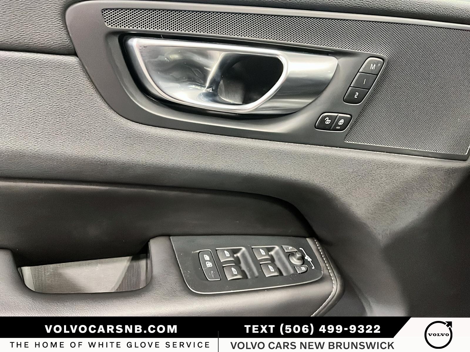 2025 Volvo XC60 B5 Plus Dark Theme