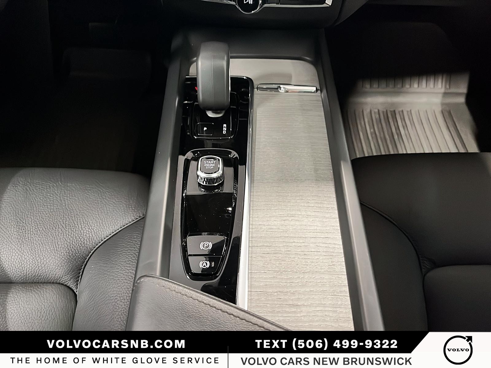 2025 Volvo XC60 B5 Plus Dark Theme