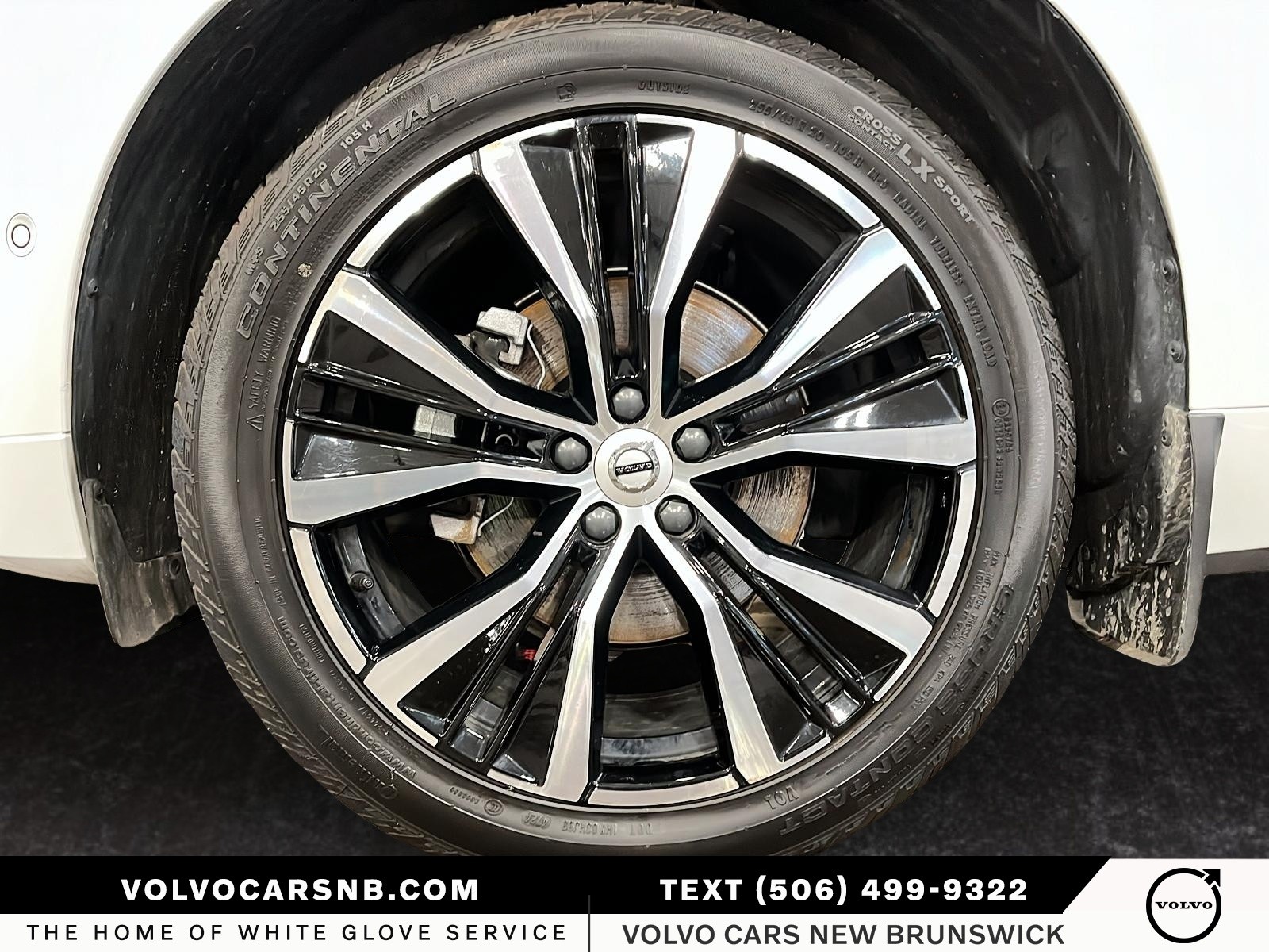 2025 Volvo XC60 B5 Plus Dark Theme