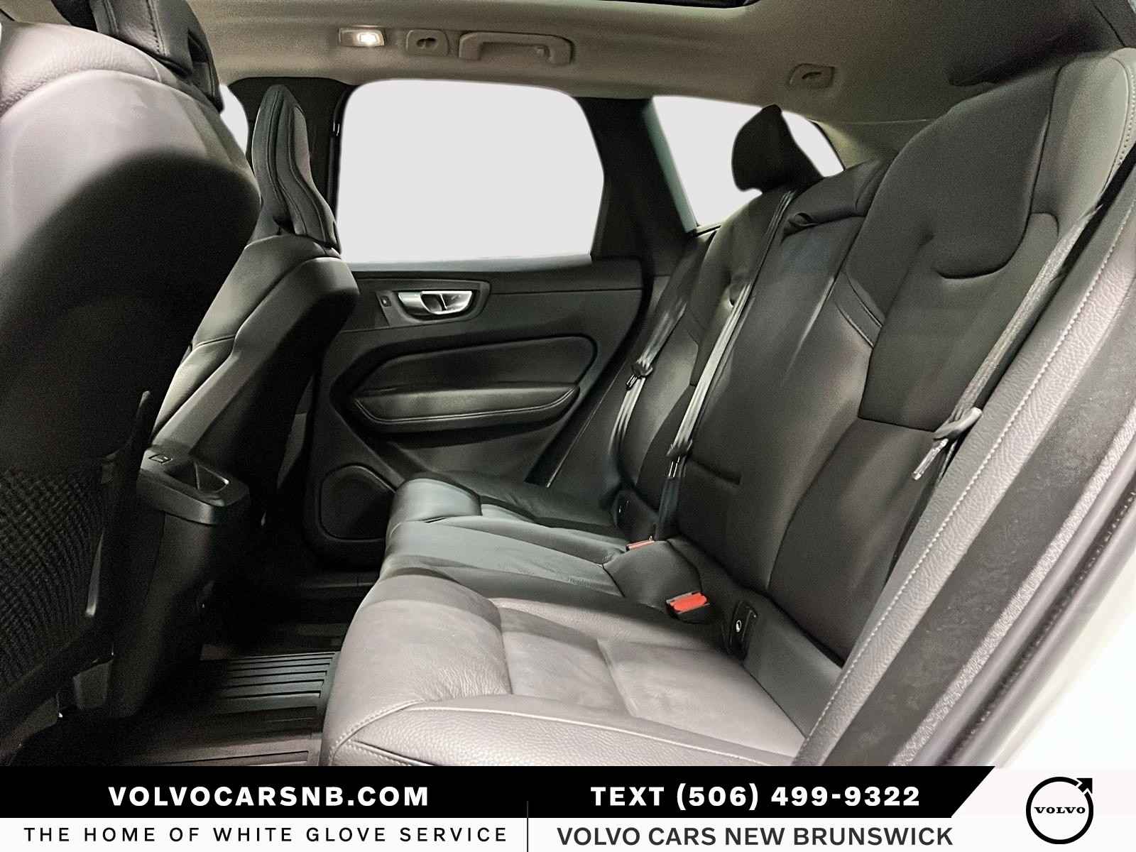 2025 Volvo XC60 B5 Plus Dark Theme