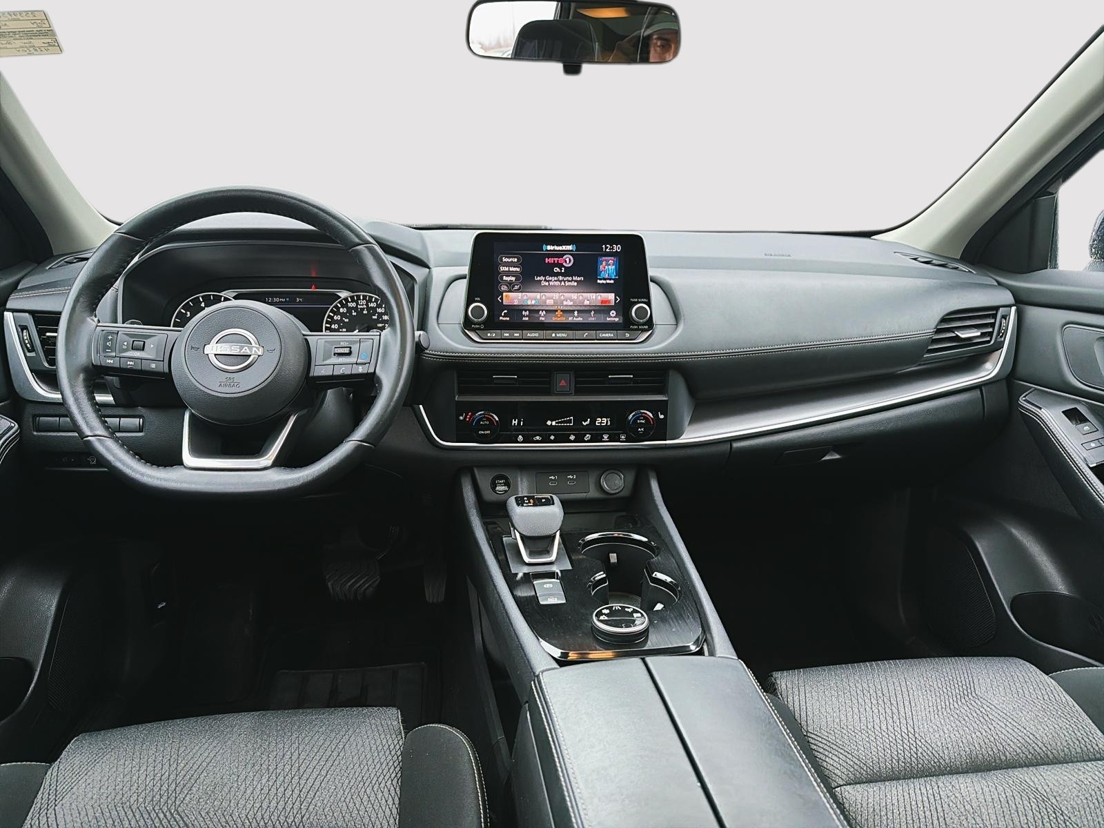 2024 Nissan Rogue SV Moonroof