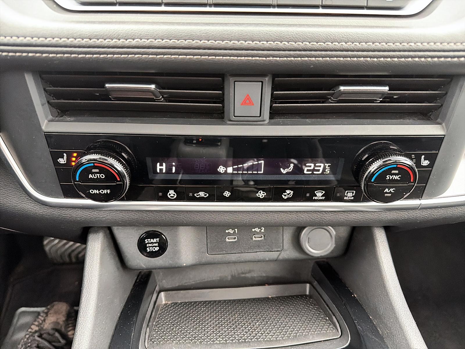 2024 Nissan Rogue SV Moonroof