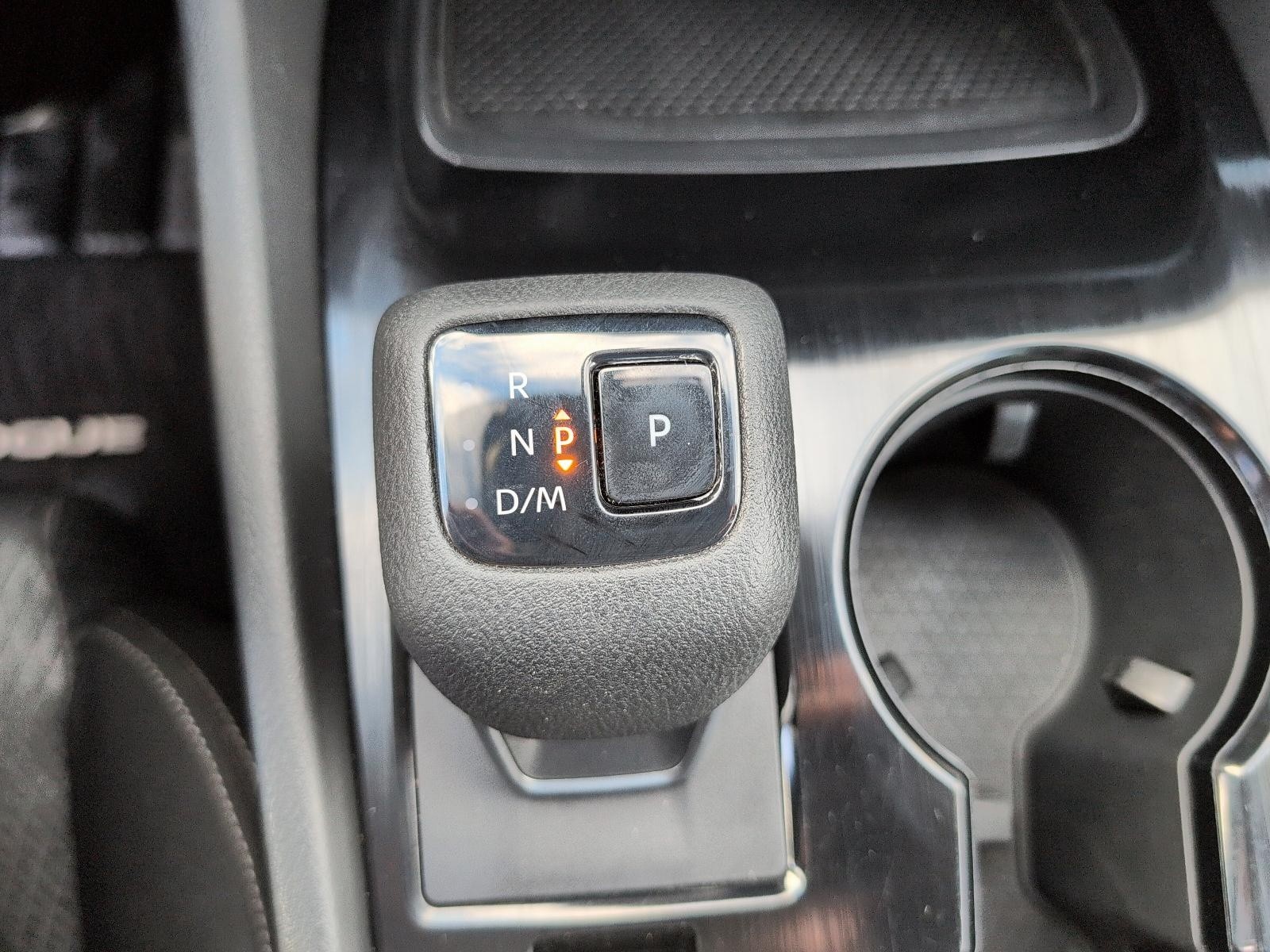 2024 Nissan Rogue SV Moonroof