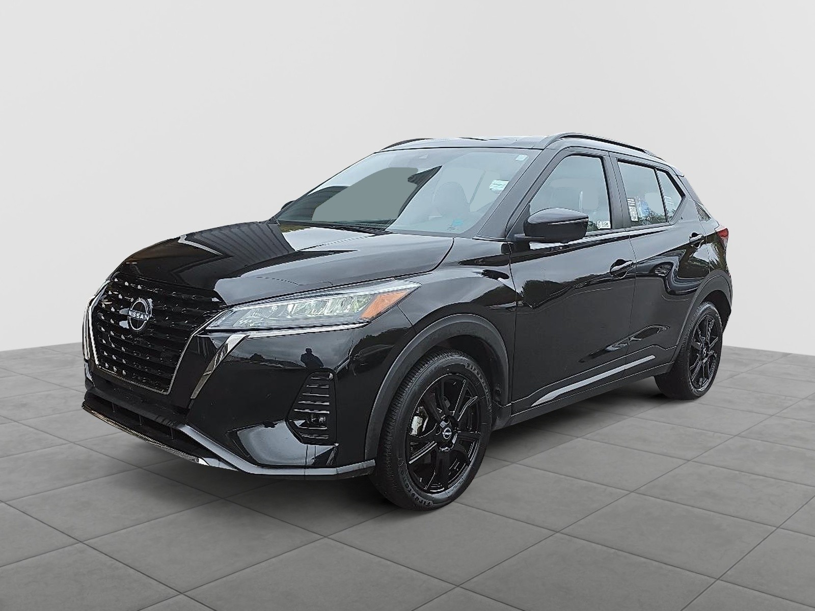 2024 Nissan Kicks  SR