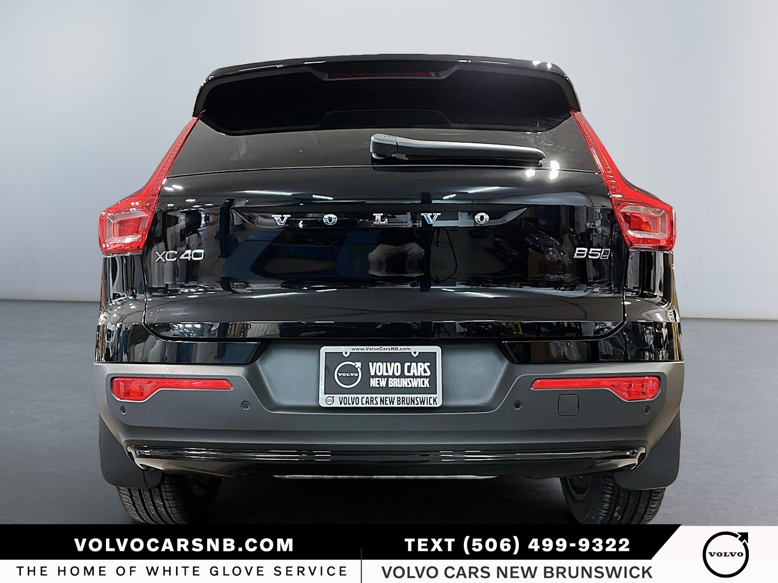 2026 Volvo XC40 B5 Plus Dark Theme