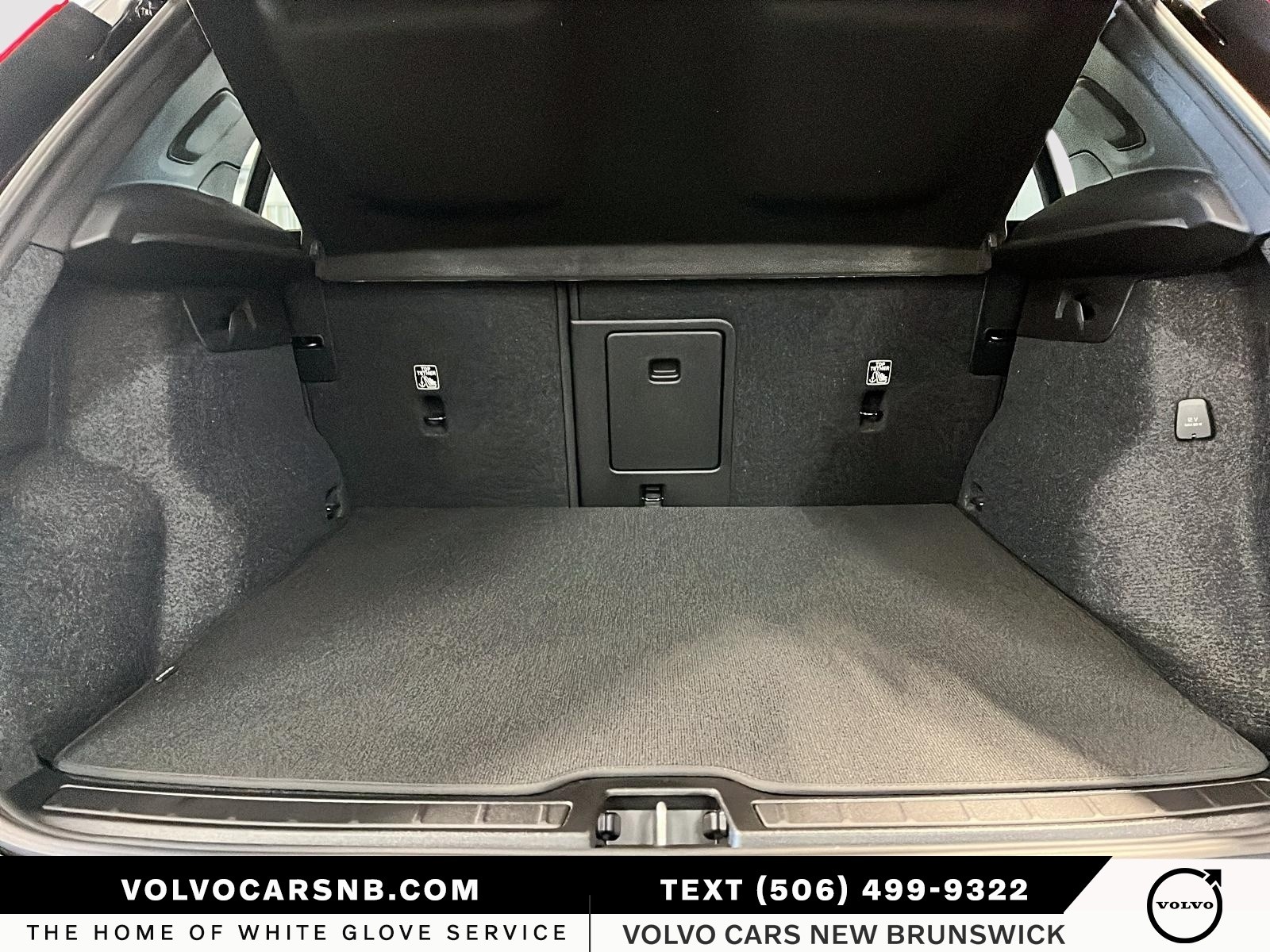 2026 Volvo XC40 B5 Plus Dark Theme