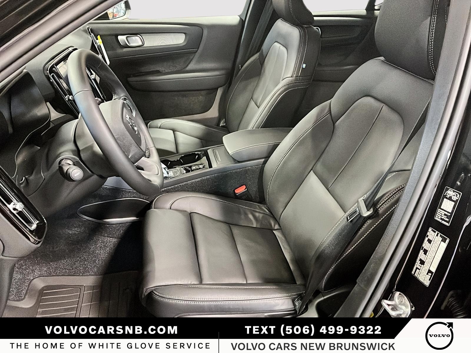 2026 Volvo XC40 B5 Plus Dark Theme