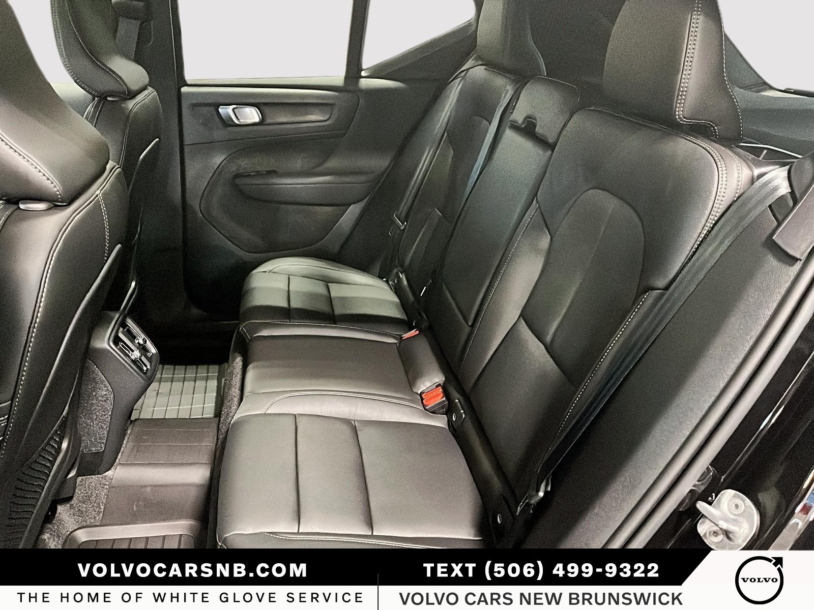 2026 Volvo XC40 B5 Plus Dark Theme